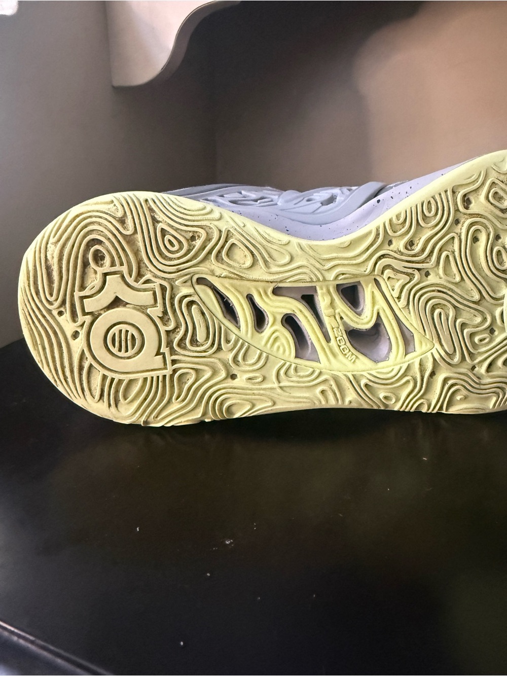 Nike Kids  Kevin Durant shoes aLight Gray and Neon Yellow Sneakers size 6.5 - Picture 7 of 10